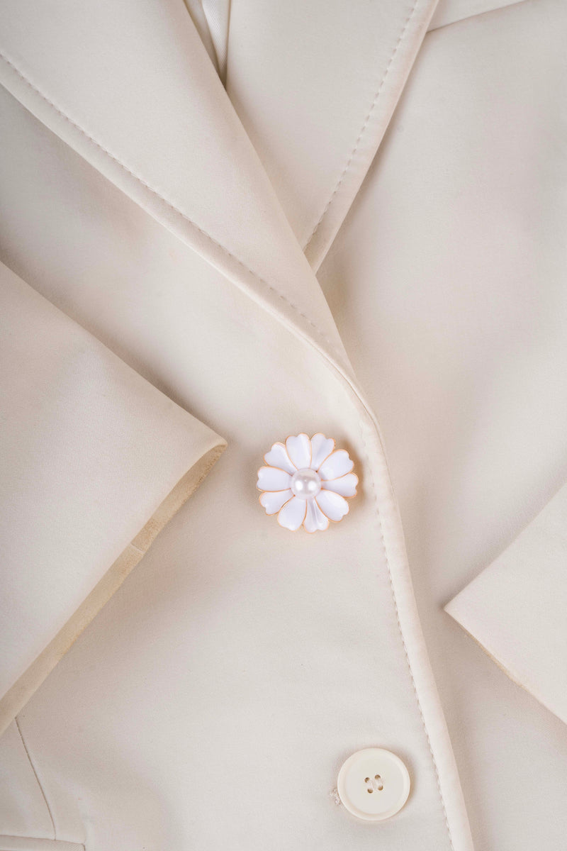 Pearl Daisy Flower