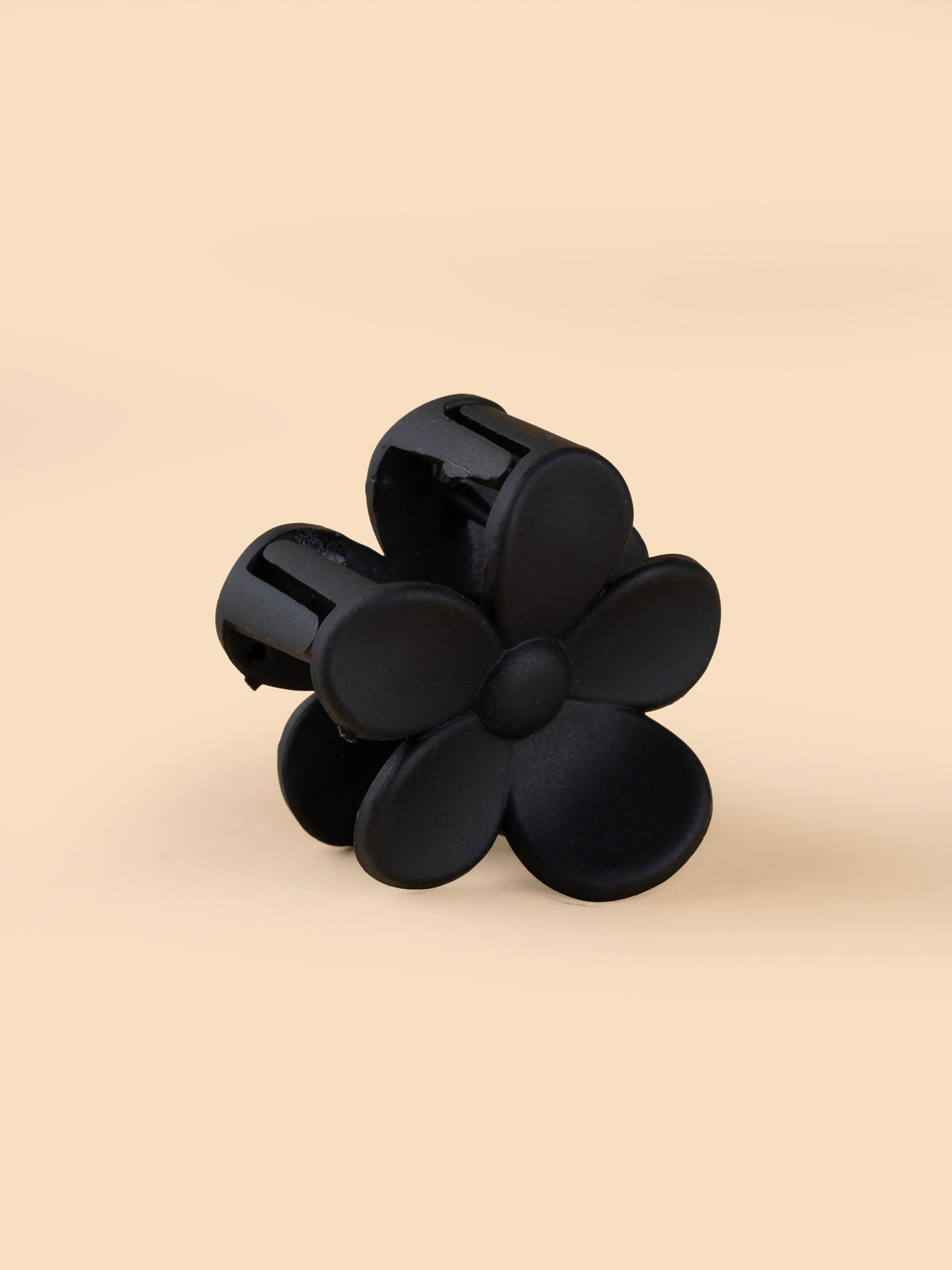 Matte Daisy Claw - Small