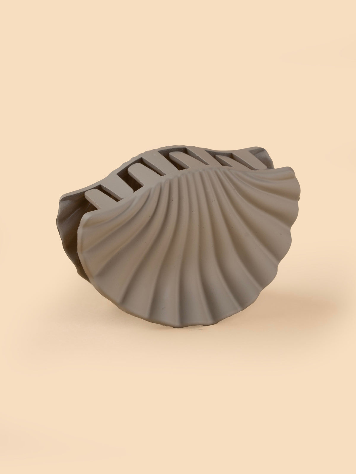 Matte Shell Claw - Medium