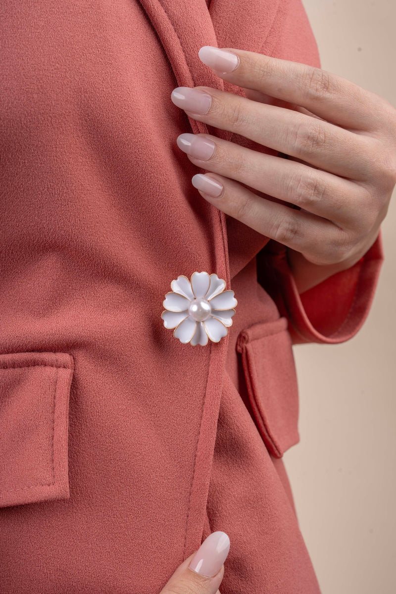 Pearl Daisy Flower