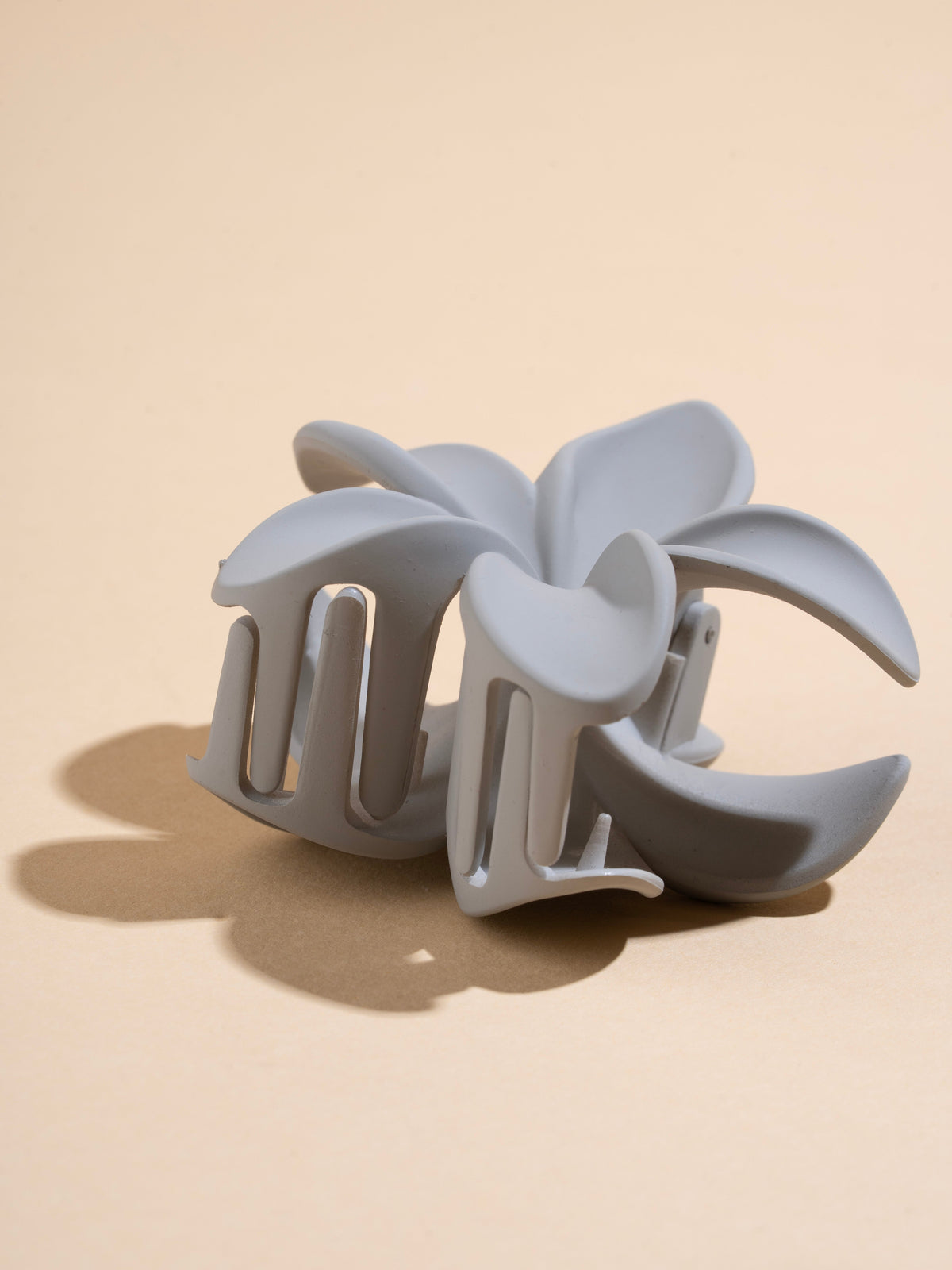 Matte Flower Claw - Large