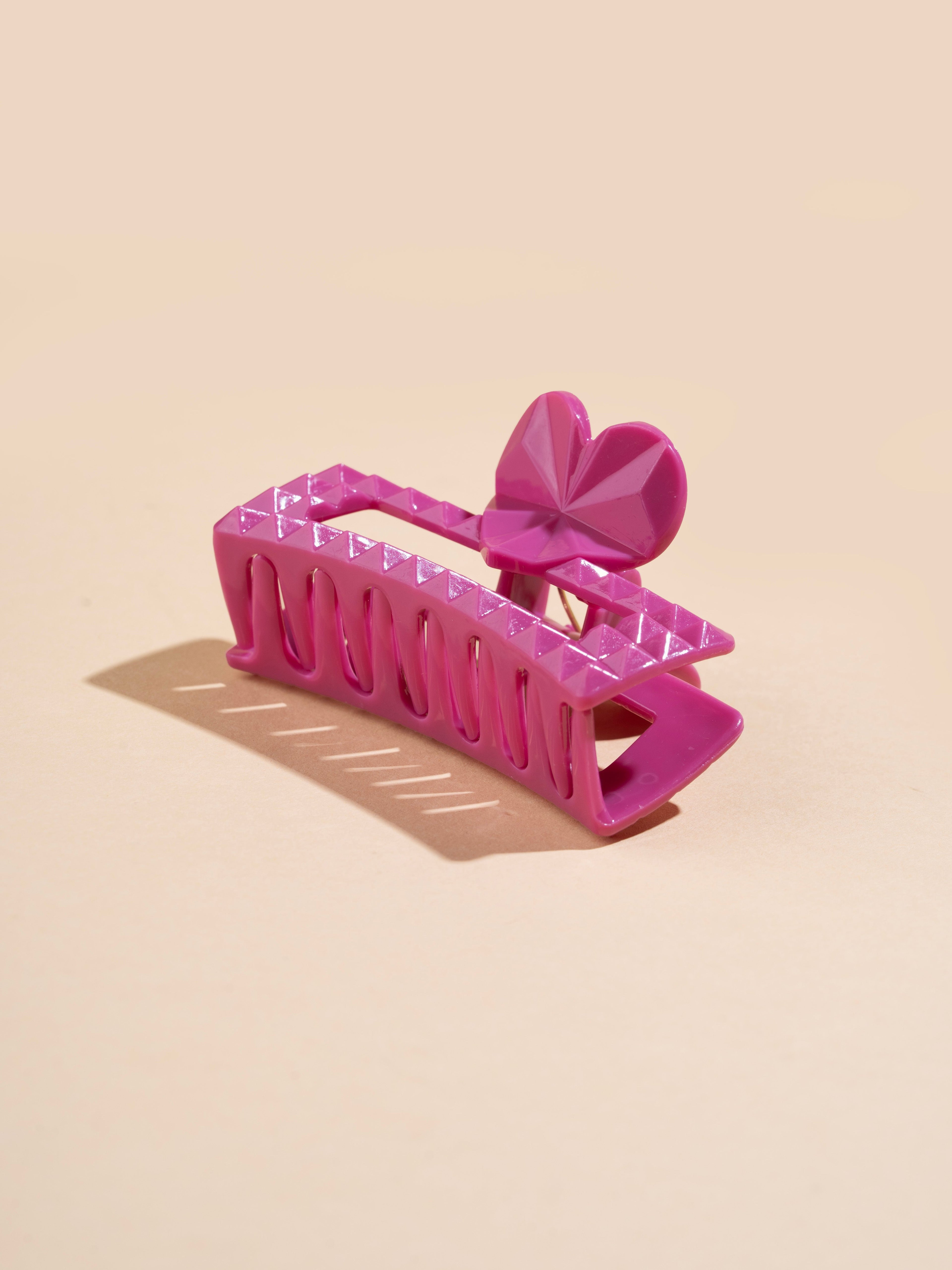 Studded Heart Frame Claw - Medium