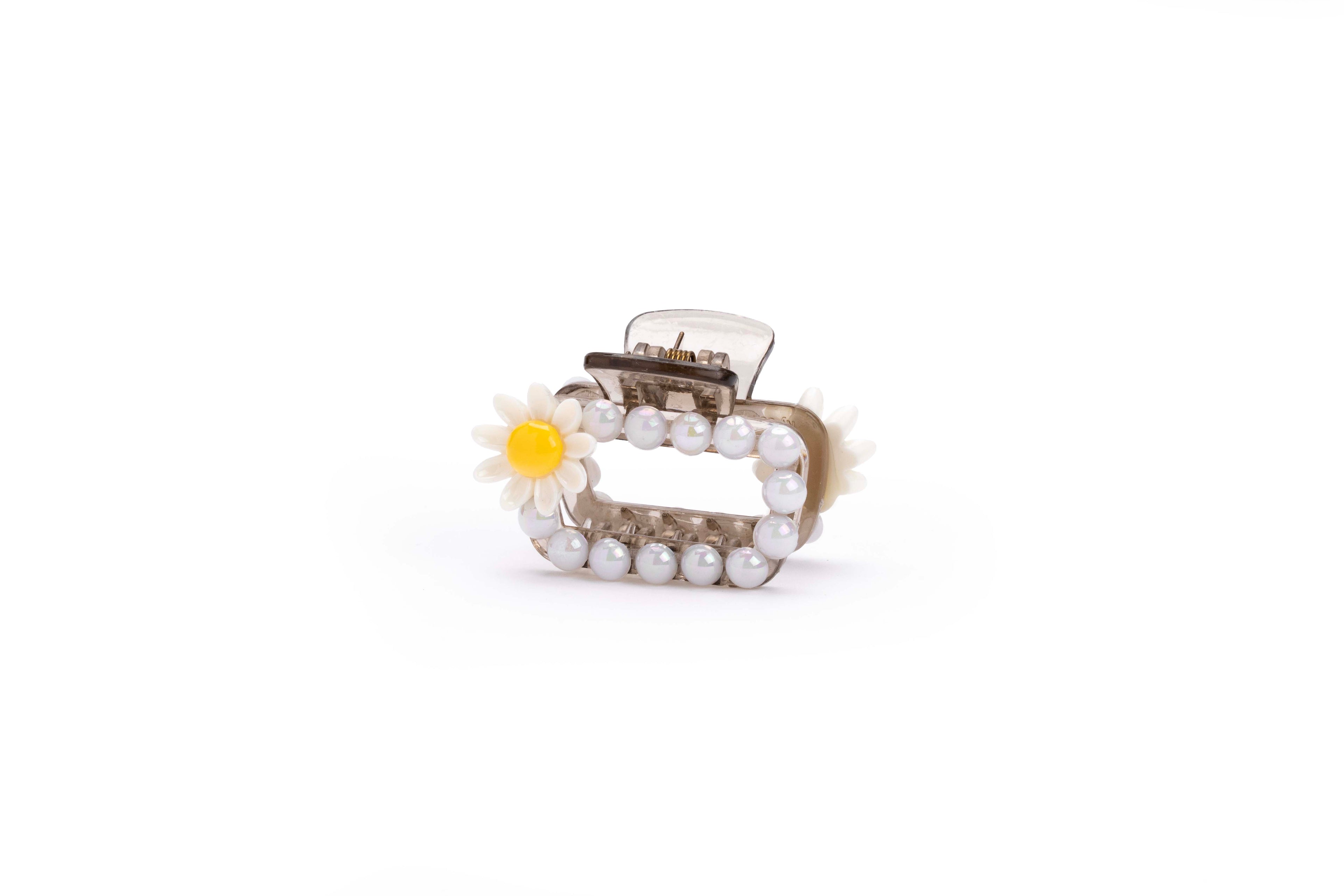 Pearl Daisy Frame - Medium