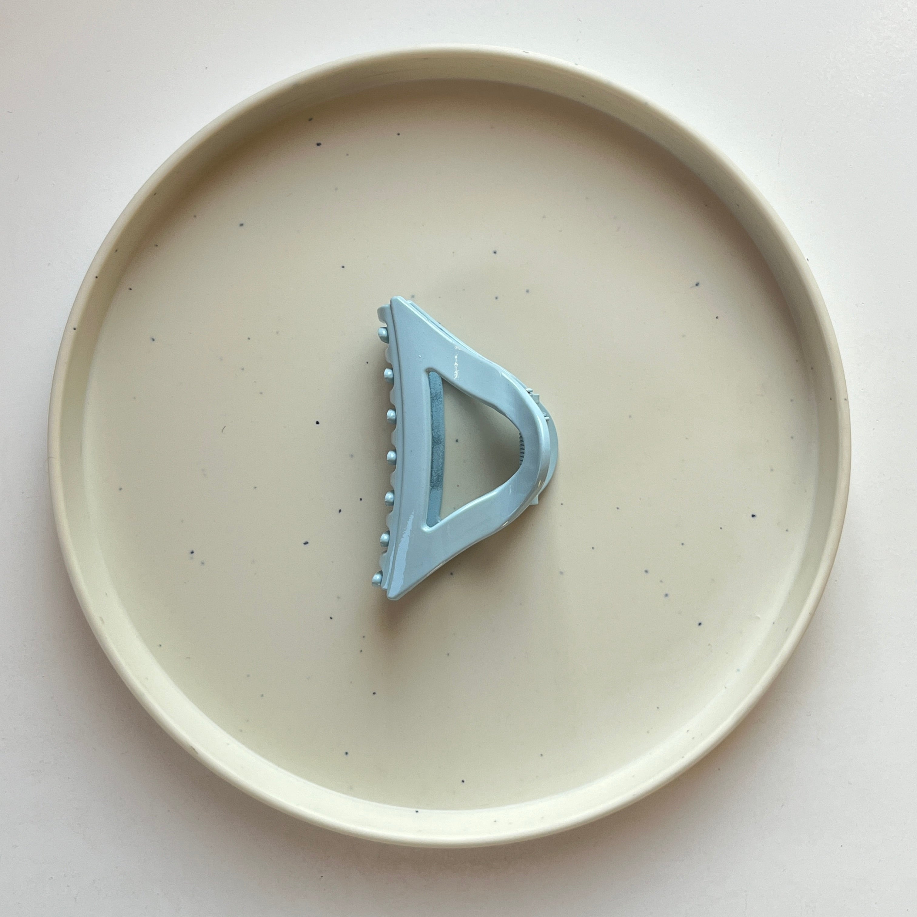 Triangle Grip Medium Hair Claw